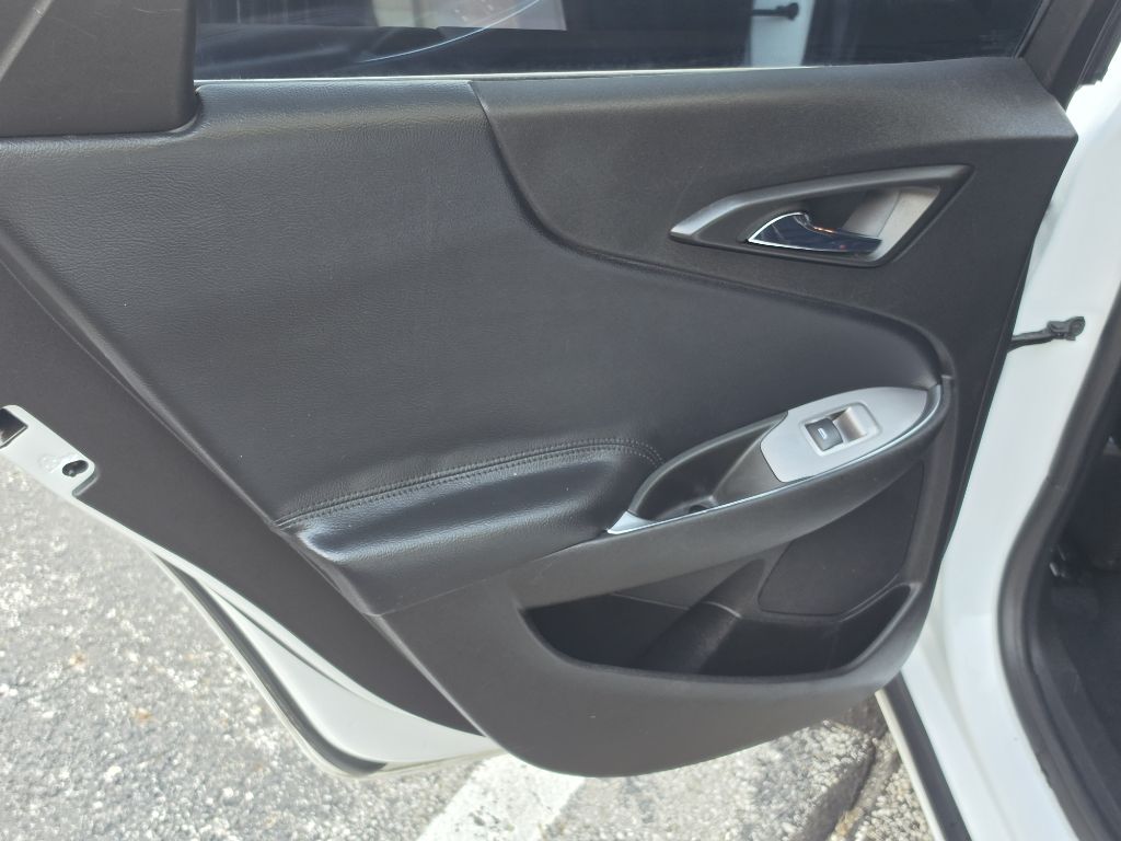 Photo 19 of this CHEVROLET MALIBU