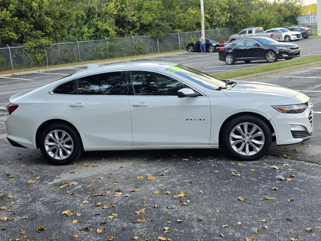 Photo 4 of this CHEVROLET MALIBU