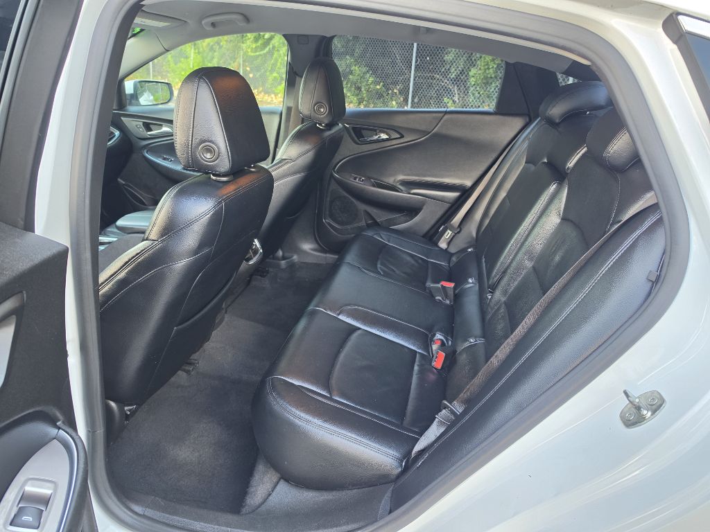 Photo 13 of this CHEVROLET MALIBU