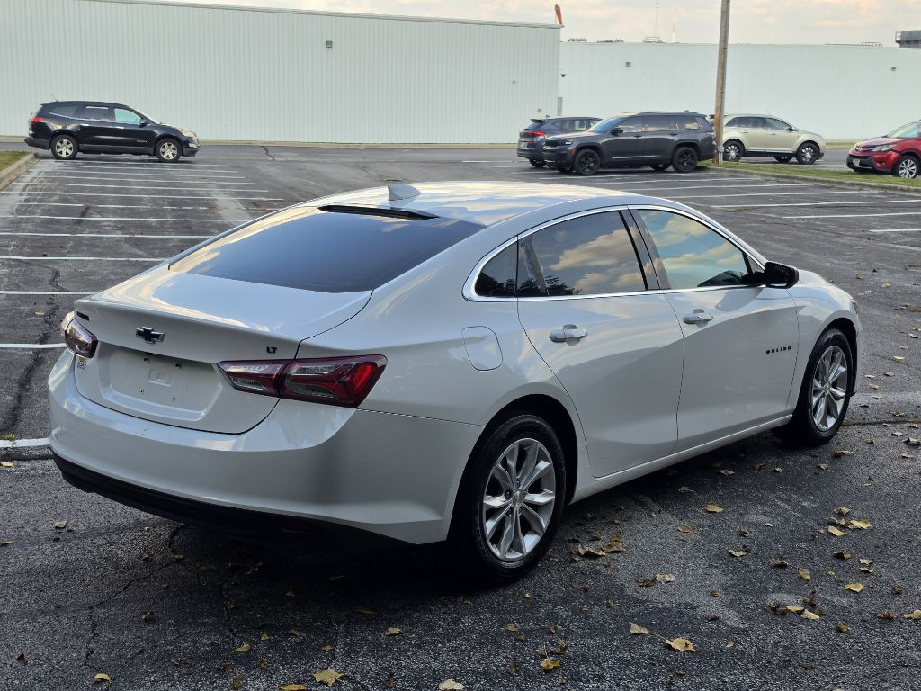 Photo 7 of this CHEVROLET MALIBU
