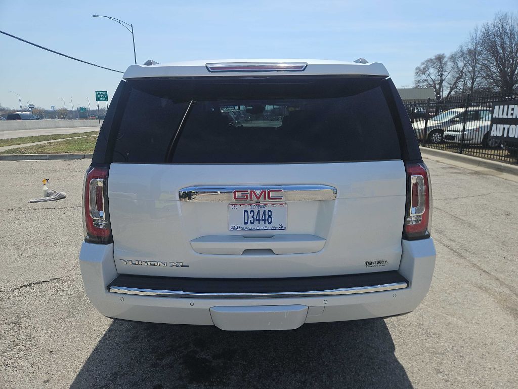 Photo 3 of this GMC YUKON XL