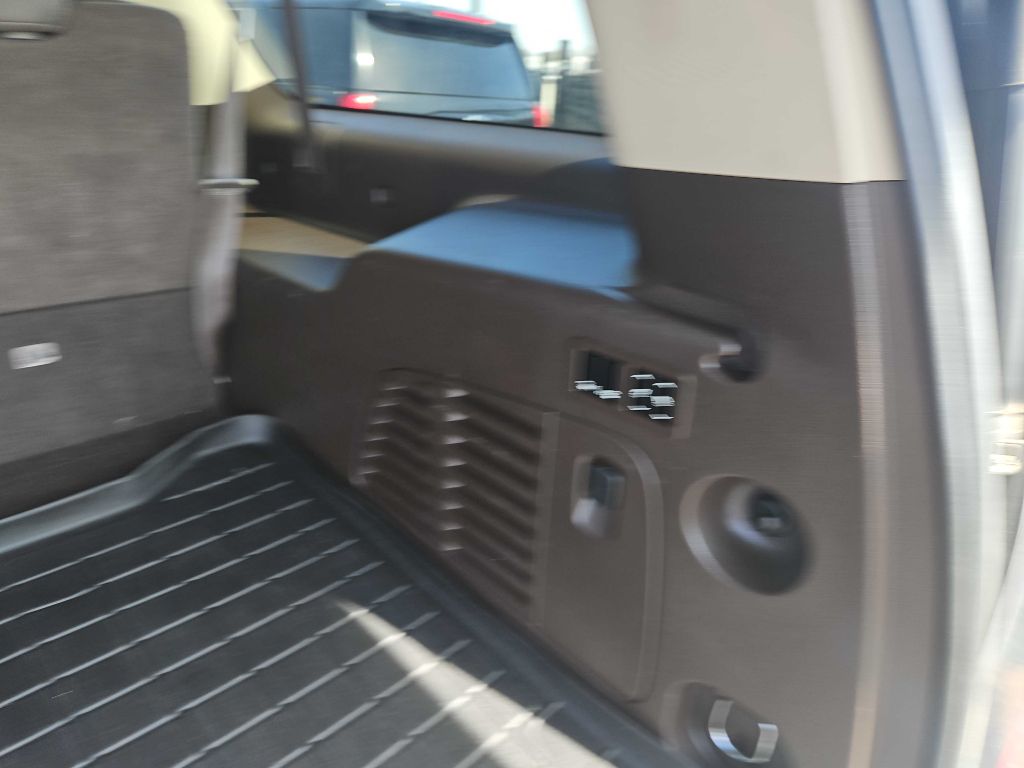 Photo 35 of this GMC YUKON XL