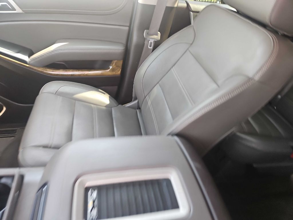 Photo 14 of this GMC YUKON XL