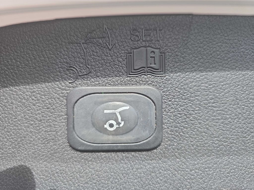 Photo 30 of this FORD ESCAPE