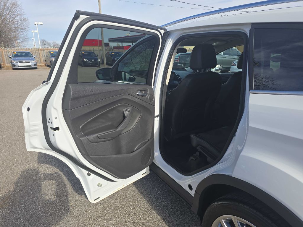 Photo 23 of this FORD ESCAPE
