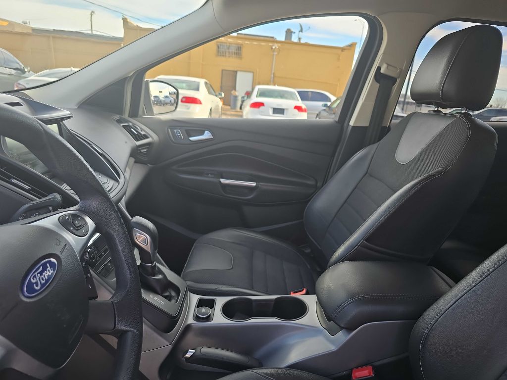 Photo 12 of this FORD ESCAPE