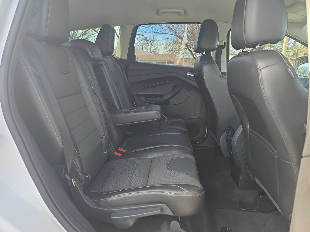 Photo 28 of this FORD ESCAPE