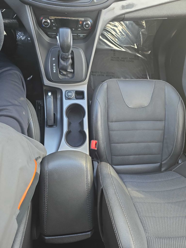 Photo 17 of this FORD ESCAPE