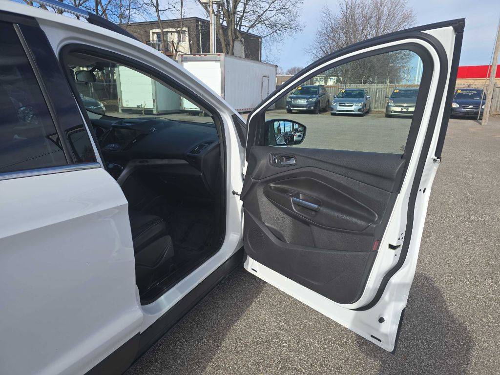 Photo 18 of this FORD ESCAPE