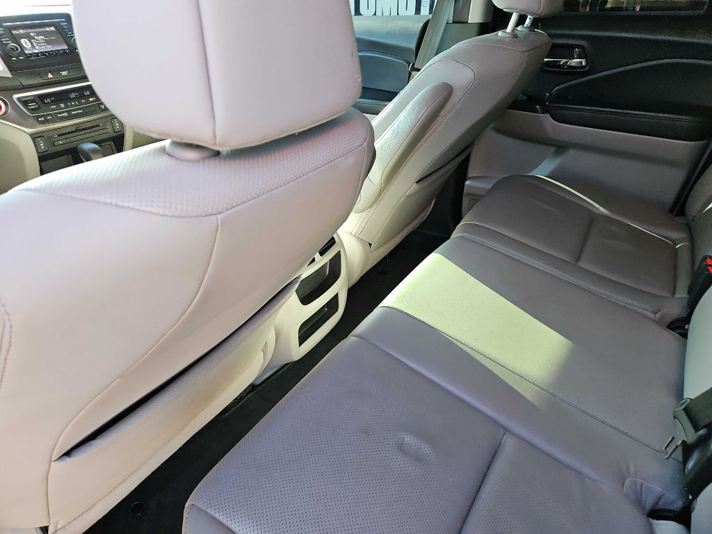 Photo 36 of this HONDA RIDGELINE