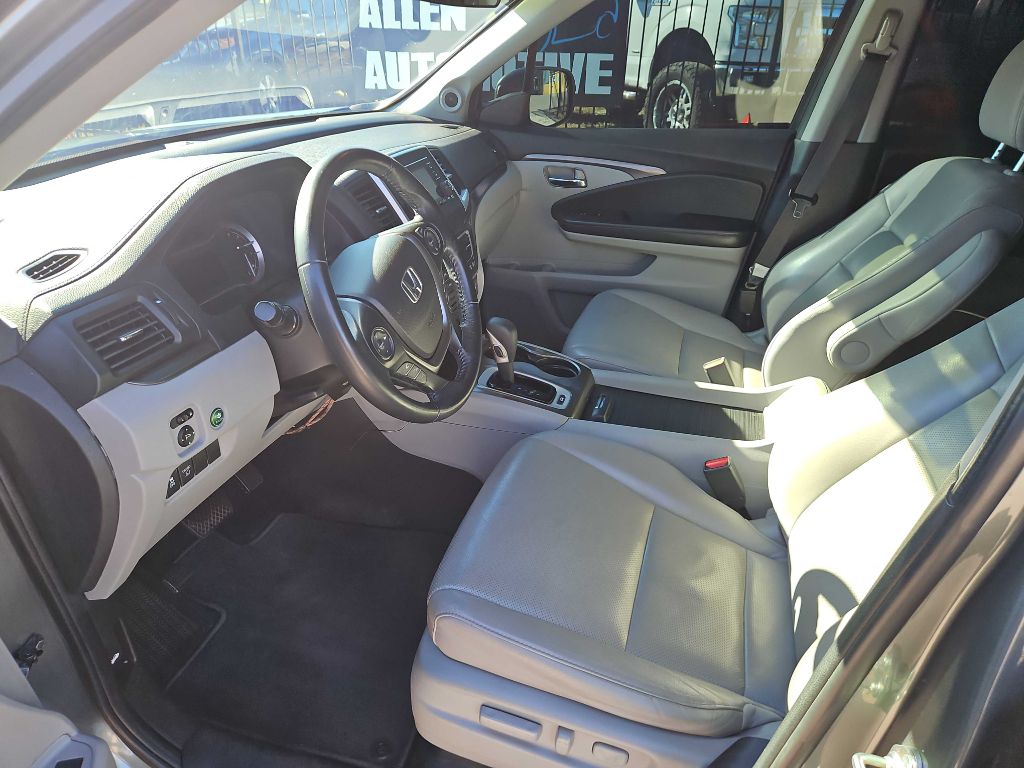 Photo 19 of this HONDA RIDGELINE