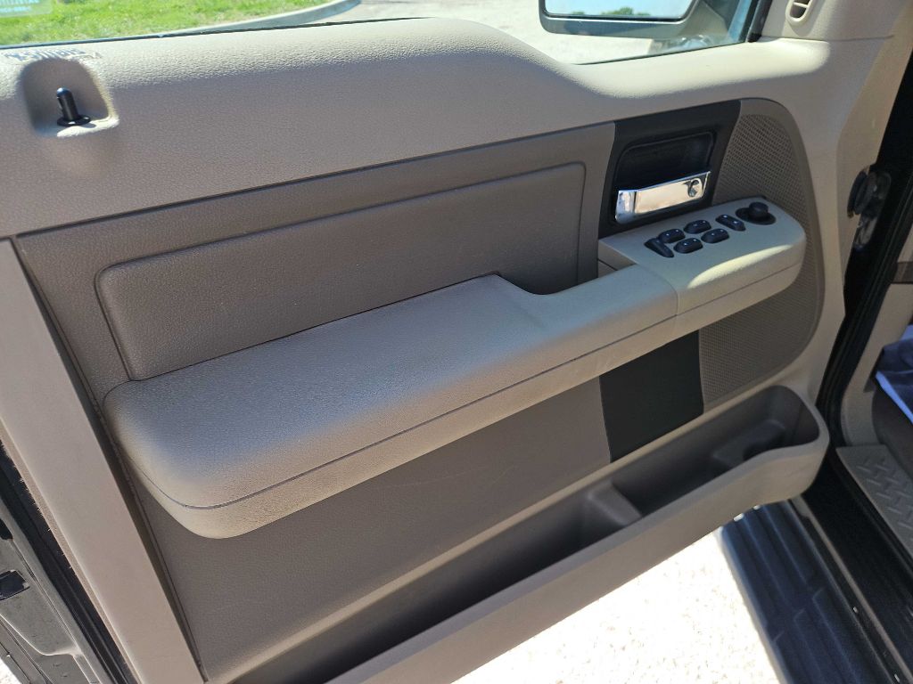Photo 8 of this FORD F-150