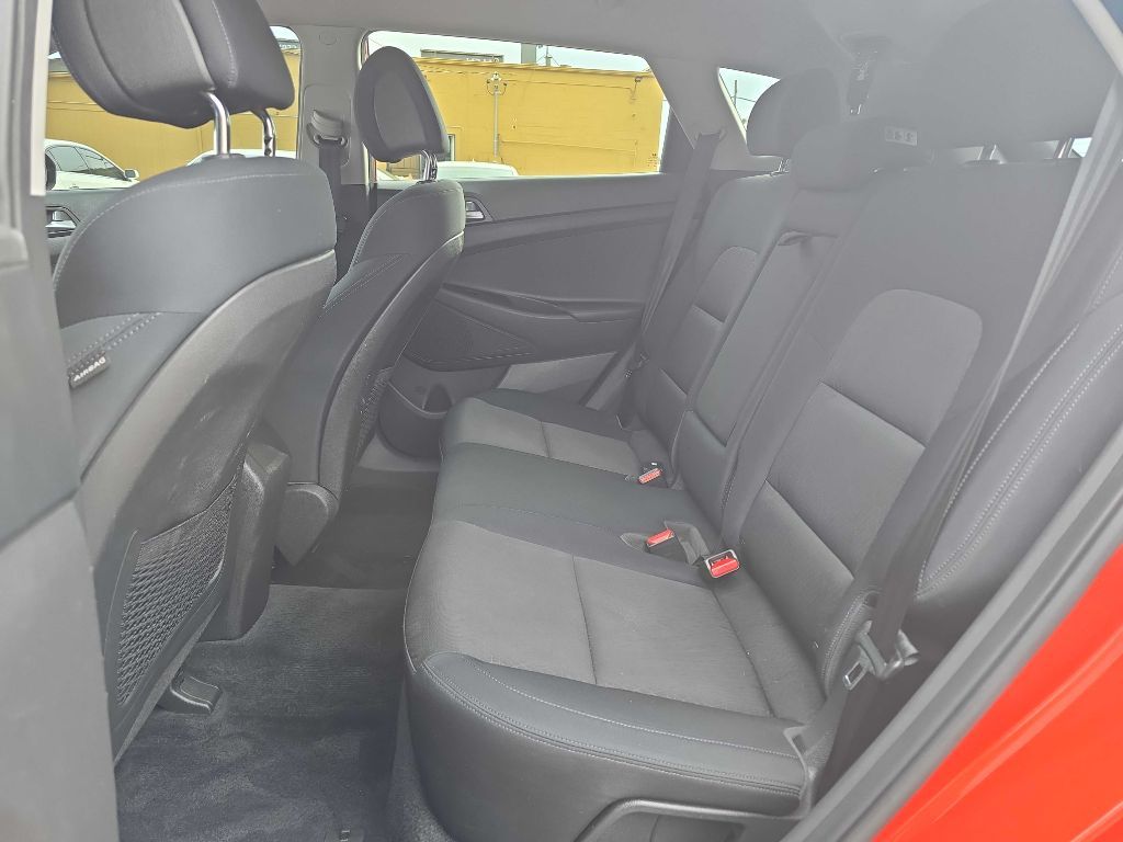 Photo 25 of this HYUNDAI TUCSON