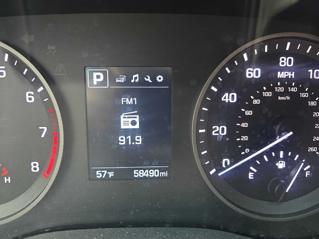Photo 13 of this HYUNDAI TUCSON