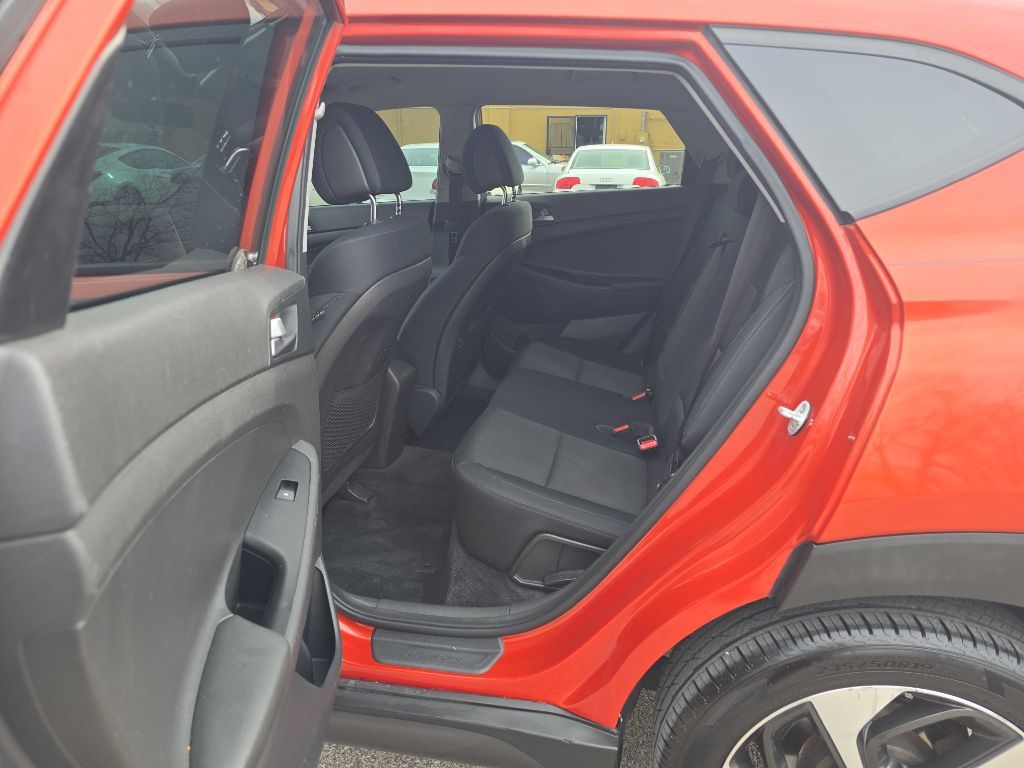 Photo 24 of this HYUNDAI TUCSON