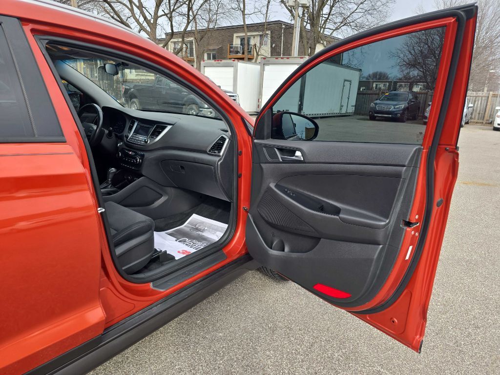 Photo 18 of this HYUNDAI TUCSON