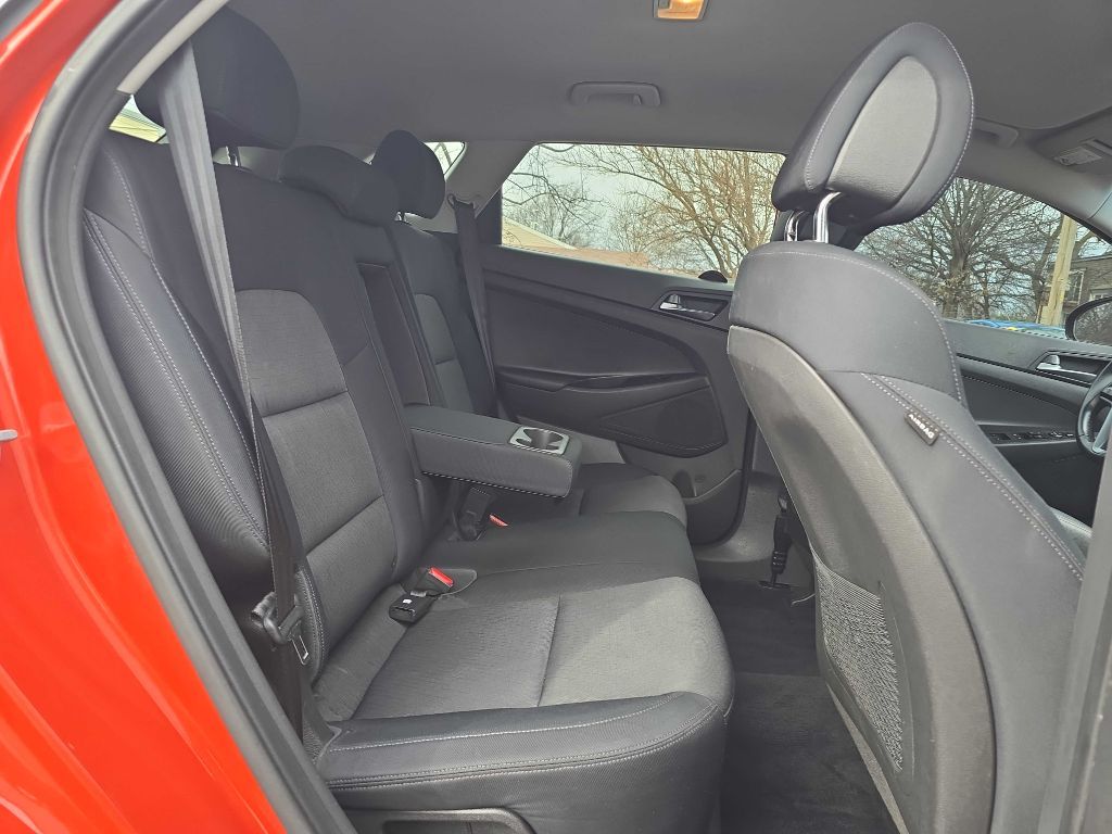 Photo 28 of this HYUNDAI TUCSON