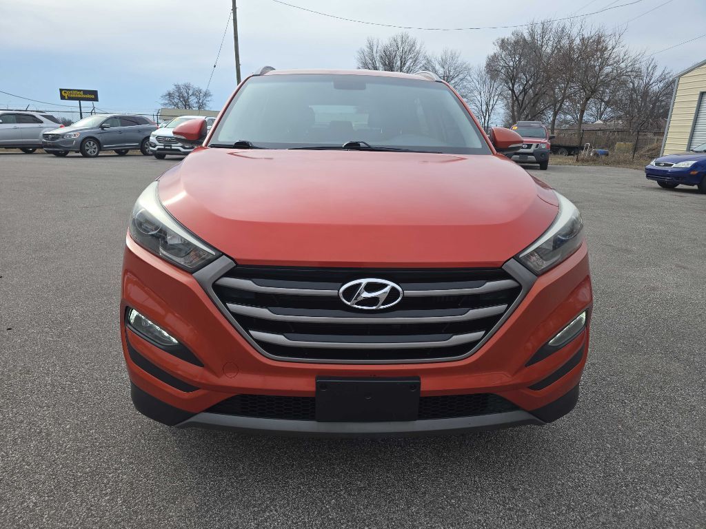Photo 2 of this HYUNDAI TUCSON