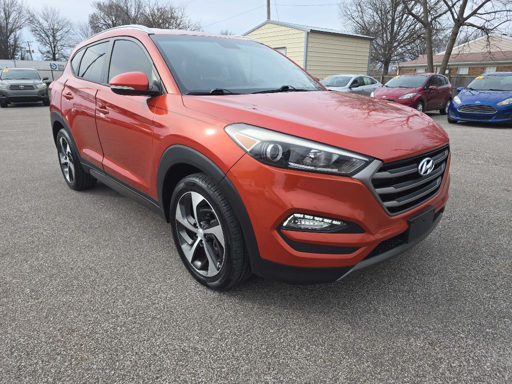 Photo 3 of this HYUNDAI TUCSON