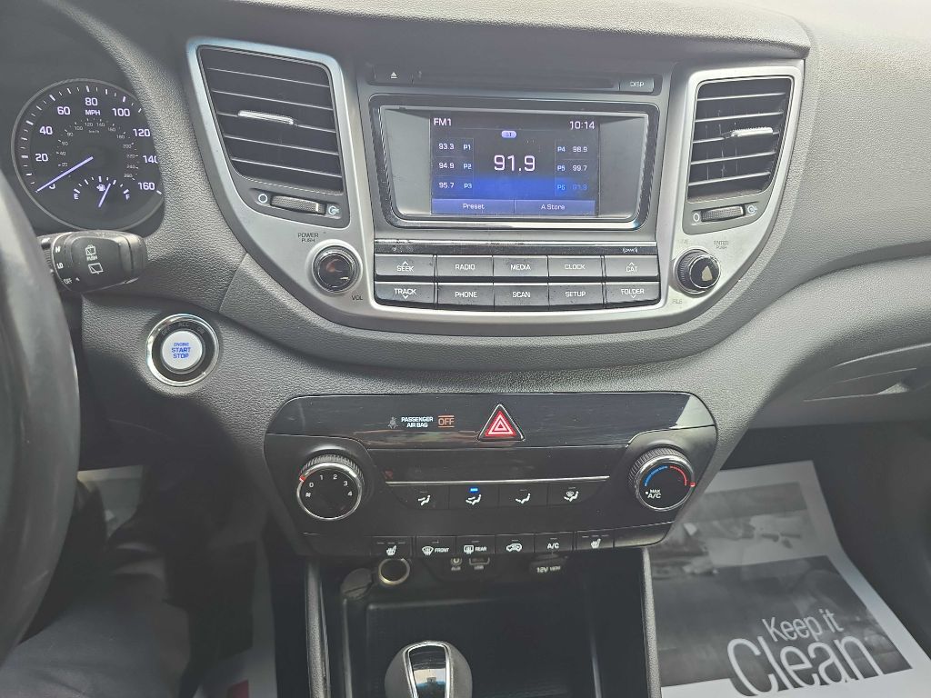 Photo 15 of this HYUNDAI TUCSON