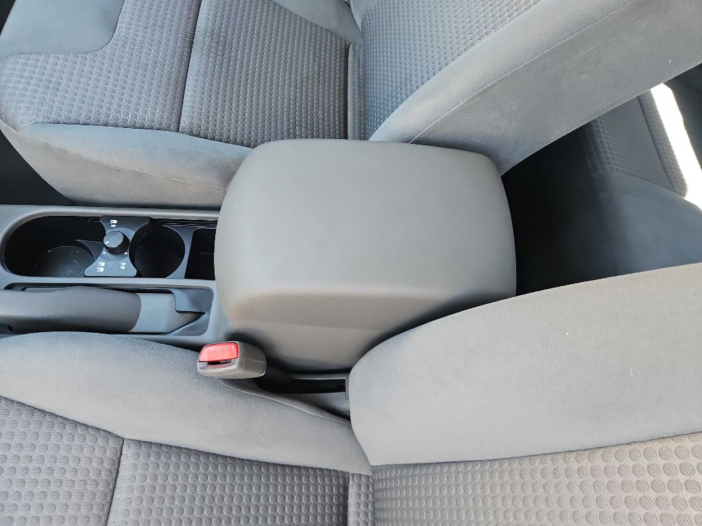 Photo 10 of this NISSAN SENTRA
