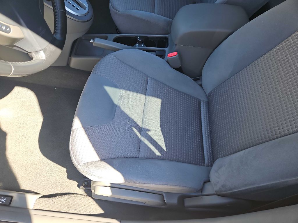 Photo 9 of this NISSAN SENTRA