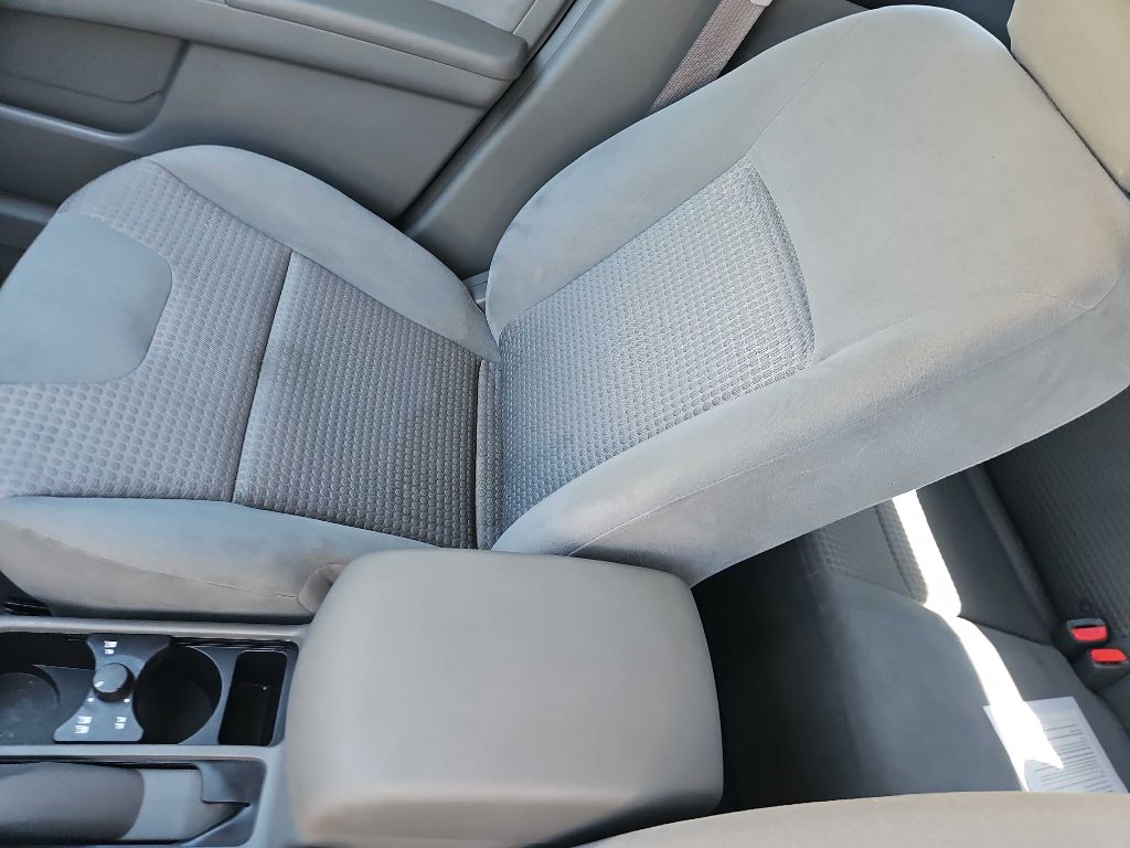 Photo 12 of this NISSAN SENTRA