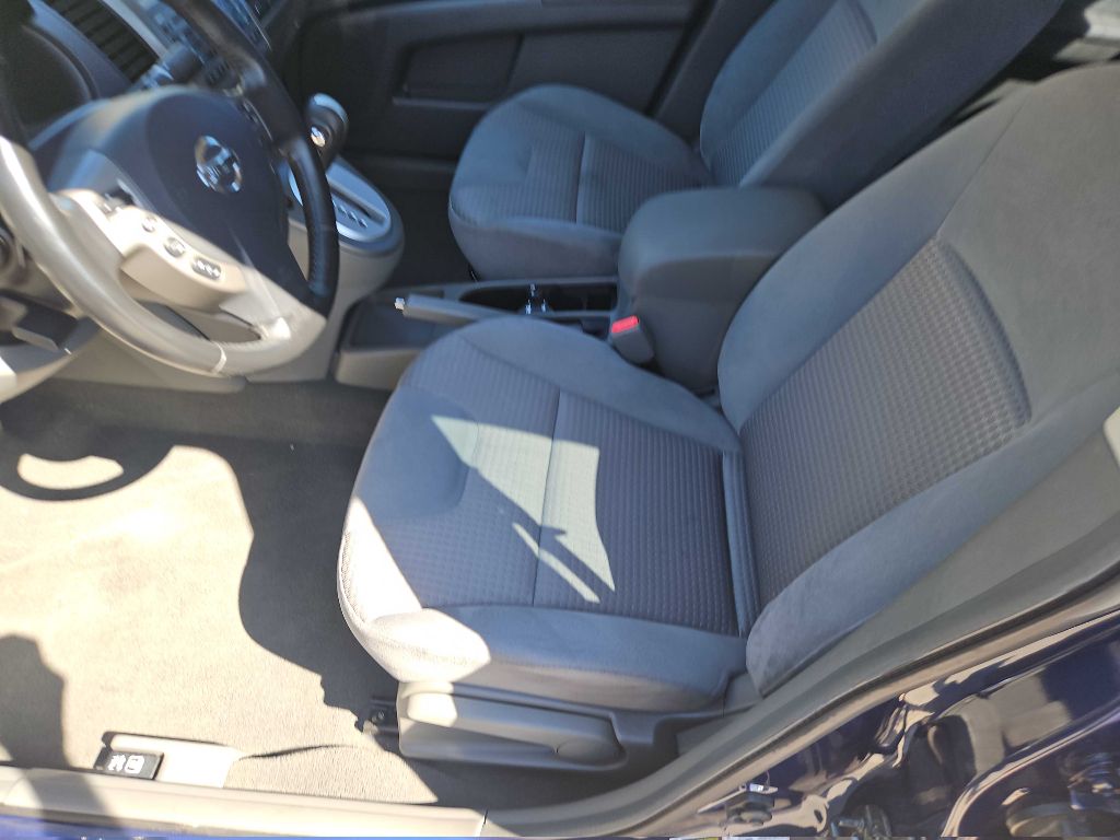 Photo 8 of this NISSAN SENTRA