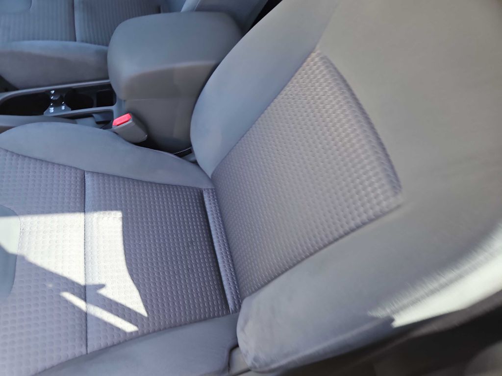 Photo 11 of this NISSAN SENTRA