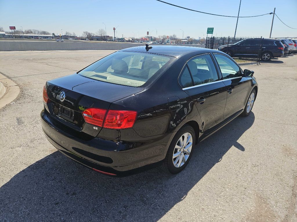 Photo 5 of this VOLKSWAGEN JETTA