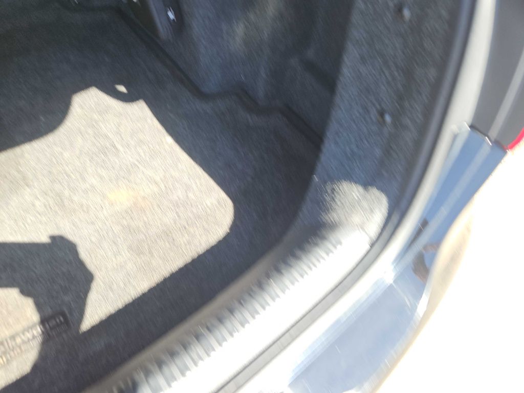 Photo 31 of this VOLKSWAGEN JETTA