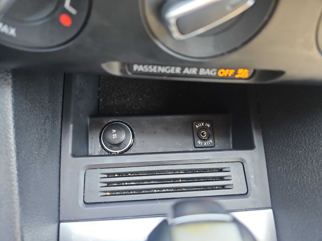 Photo 19 of this VOLKSWAGEN JETTA