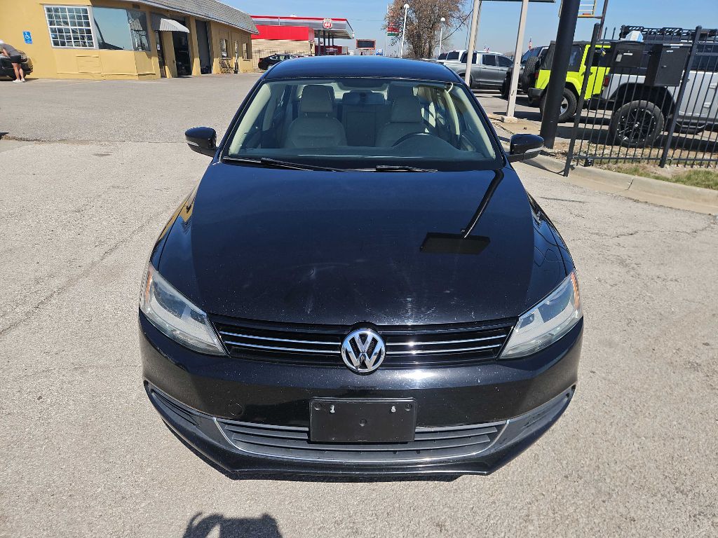 Photo 8 of this VOLKSWAGEN JETTA