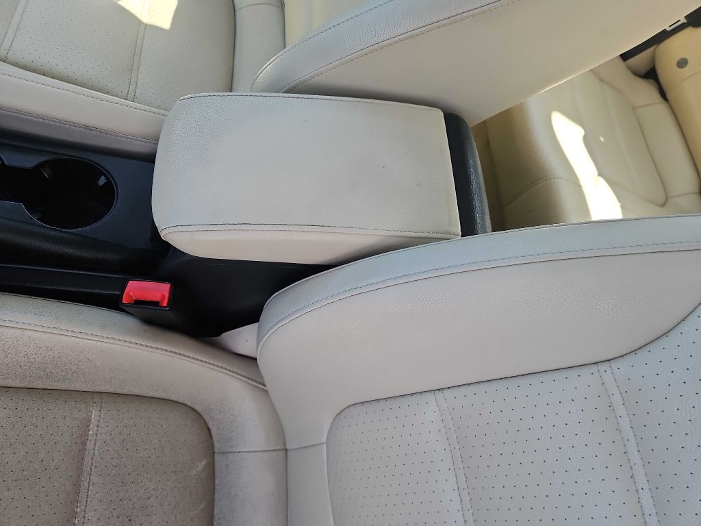 Photo 13 of this VOLKSWAGEN JETTA