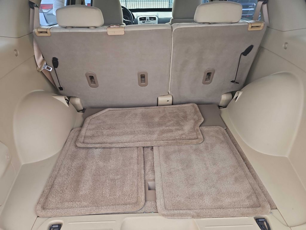 Photo 28 of this CHEVROLET EQUINOX