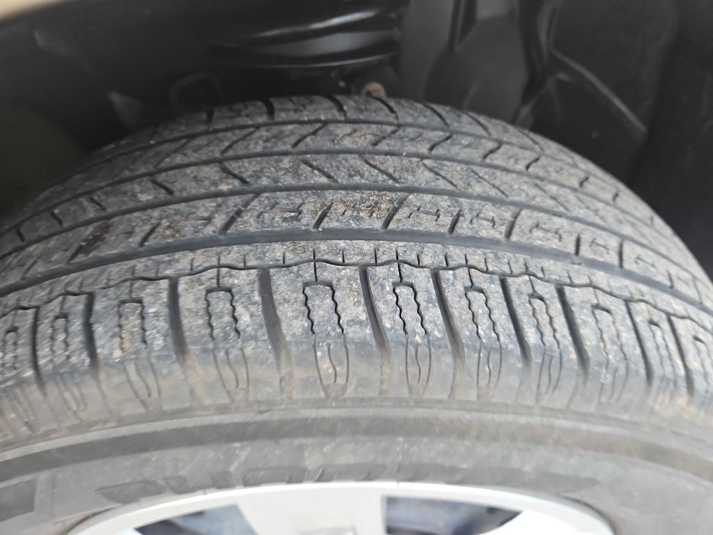 Photo 35 of this CHEVROLET EQUINOX