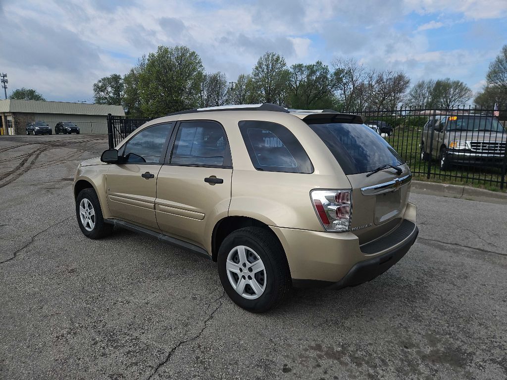 Photo 2 of this CHEVROLET EQUINOX