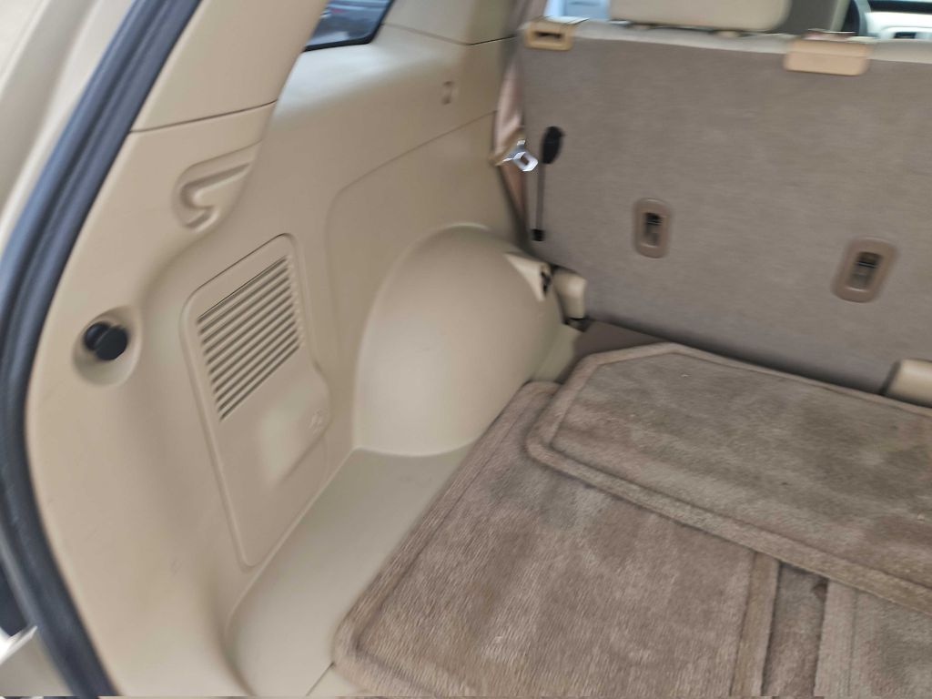 Photo 29 of this CHEVROLET EQUINOX