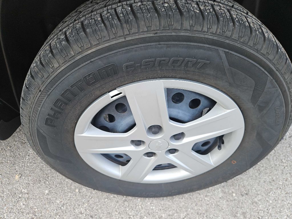 Photo 36 of this CHEVROLET EQUINOX