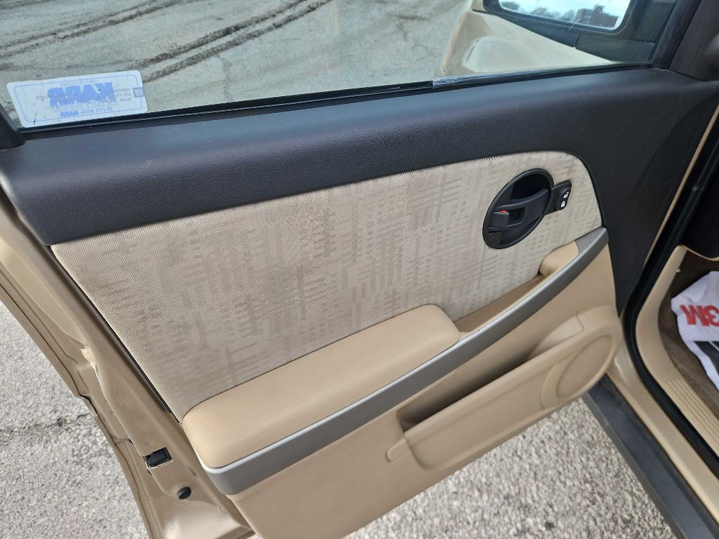 Photo 9 of this CHEVROLET EQUINOX