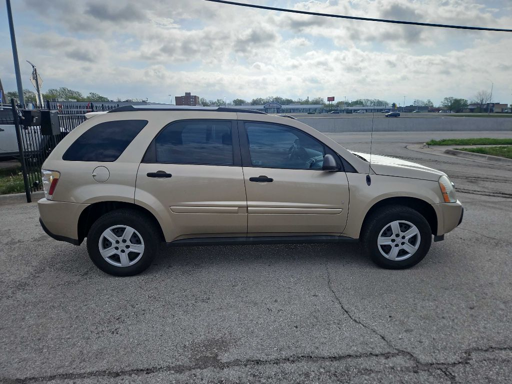 Photo 6 of this CHEVROLET EQUINOX