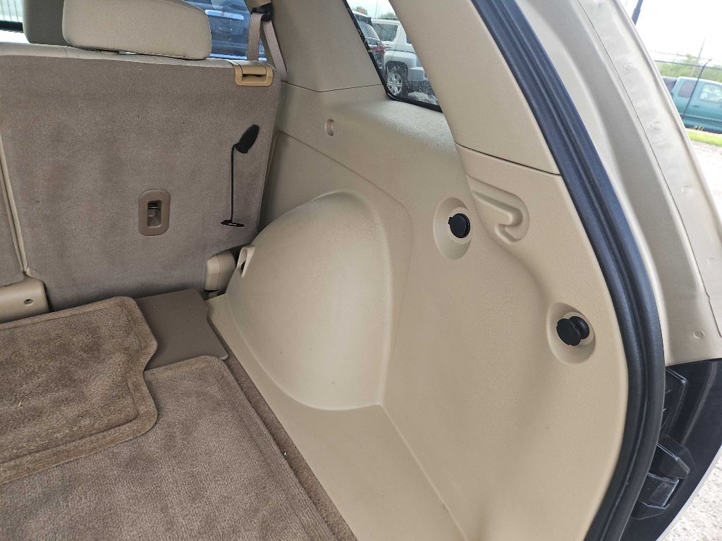 Photo 30 of this CHEVROLET EQUINOX