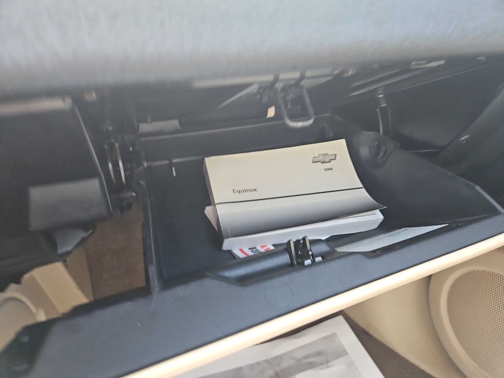 Photo 22 of this CHEVROLET EQUINOX