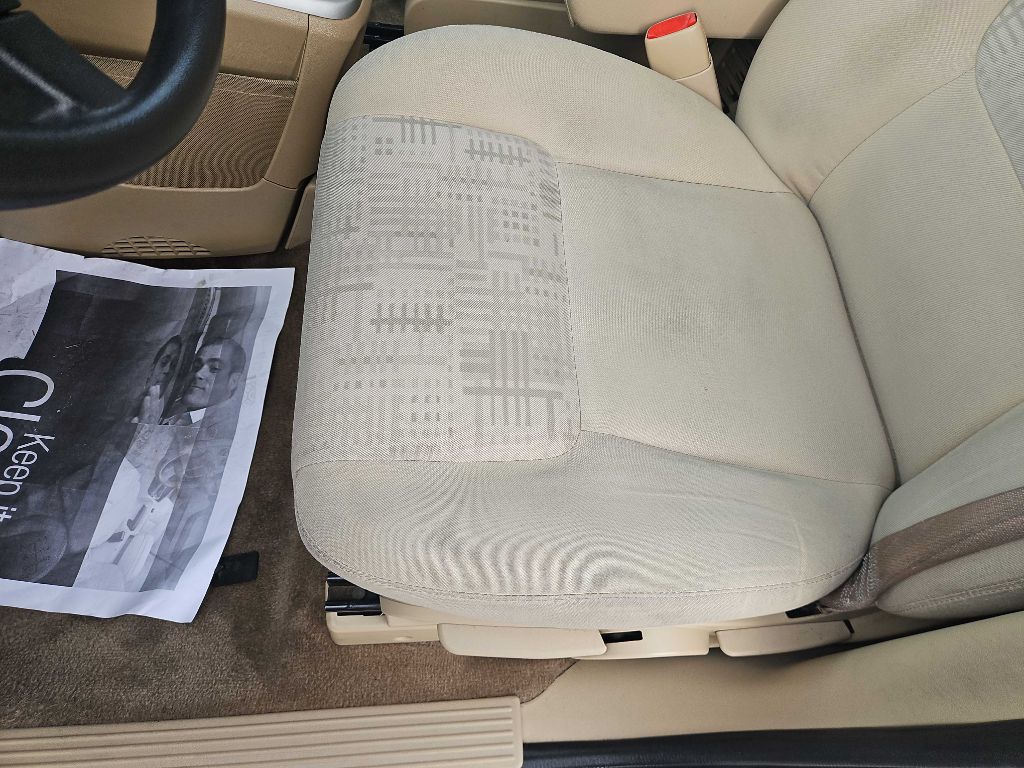 Photo 11 of this CHEVROLET EQUINOX