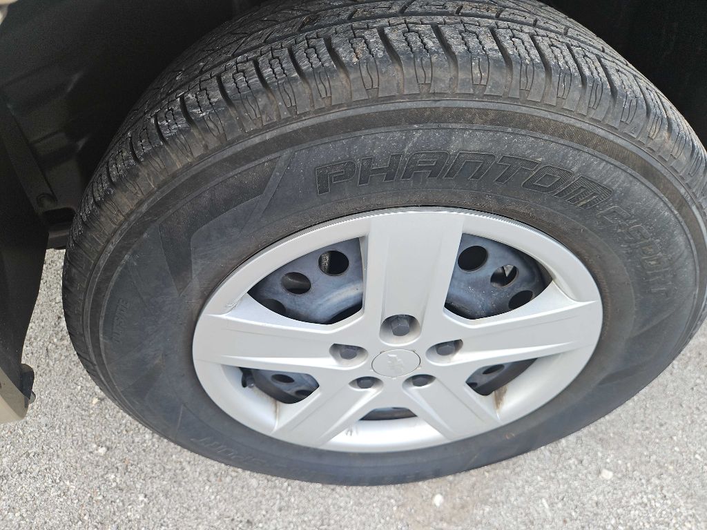 Photo 34 of this CHEVROLET EQUINOX