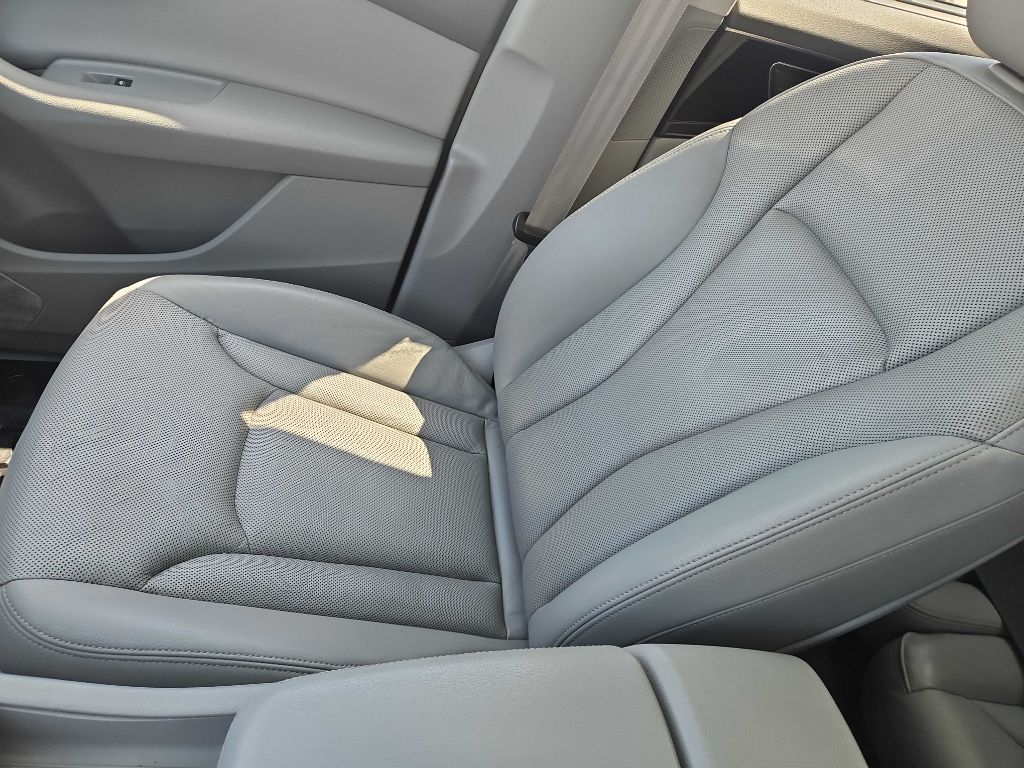 Photo 14 of this AUDI Q7