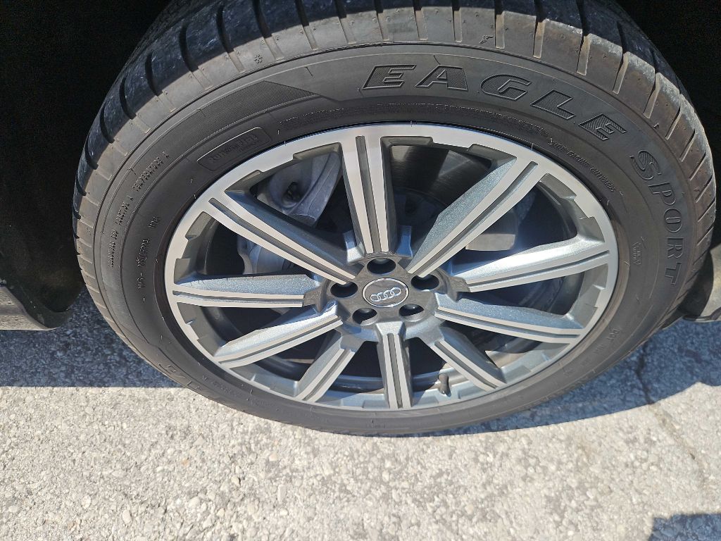 Photo 34 of this AUDI Q7