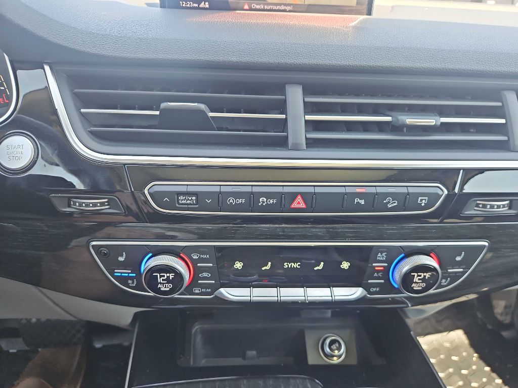 Photo 18 of this AUDI Q7