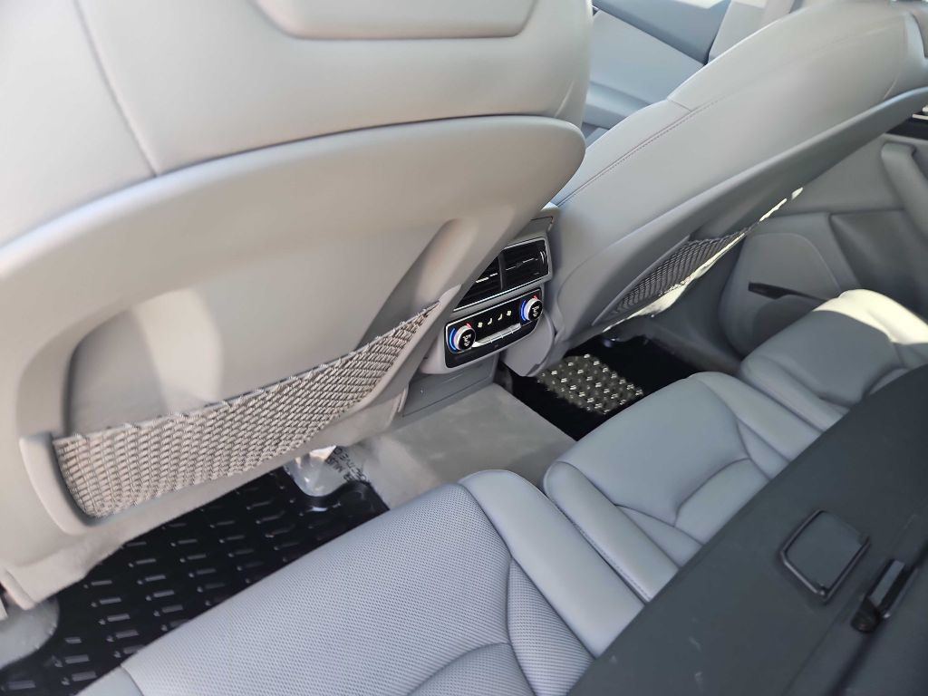 Photo 27 of this AUDI Q7