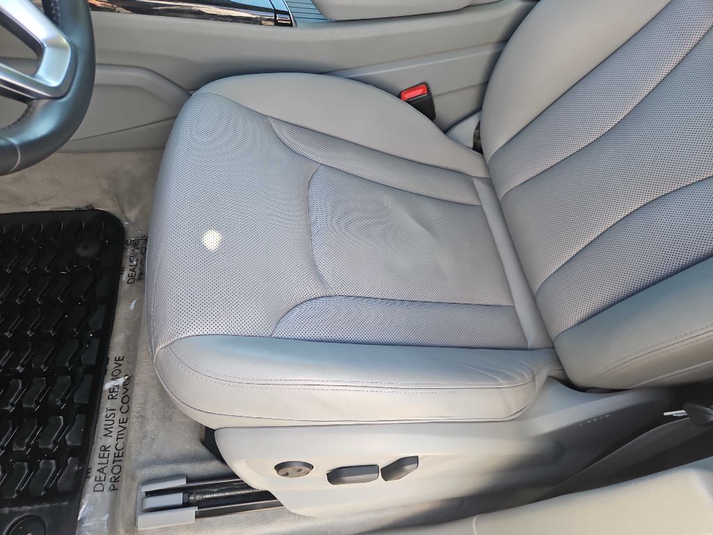 Photo 11 of this AUDI Q7